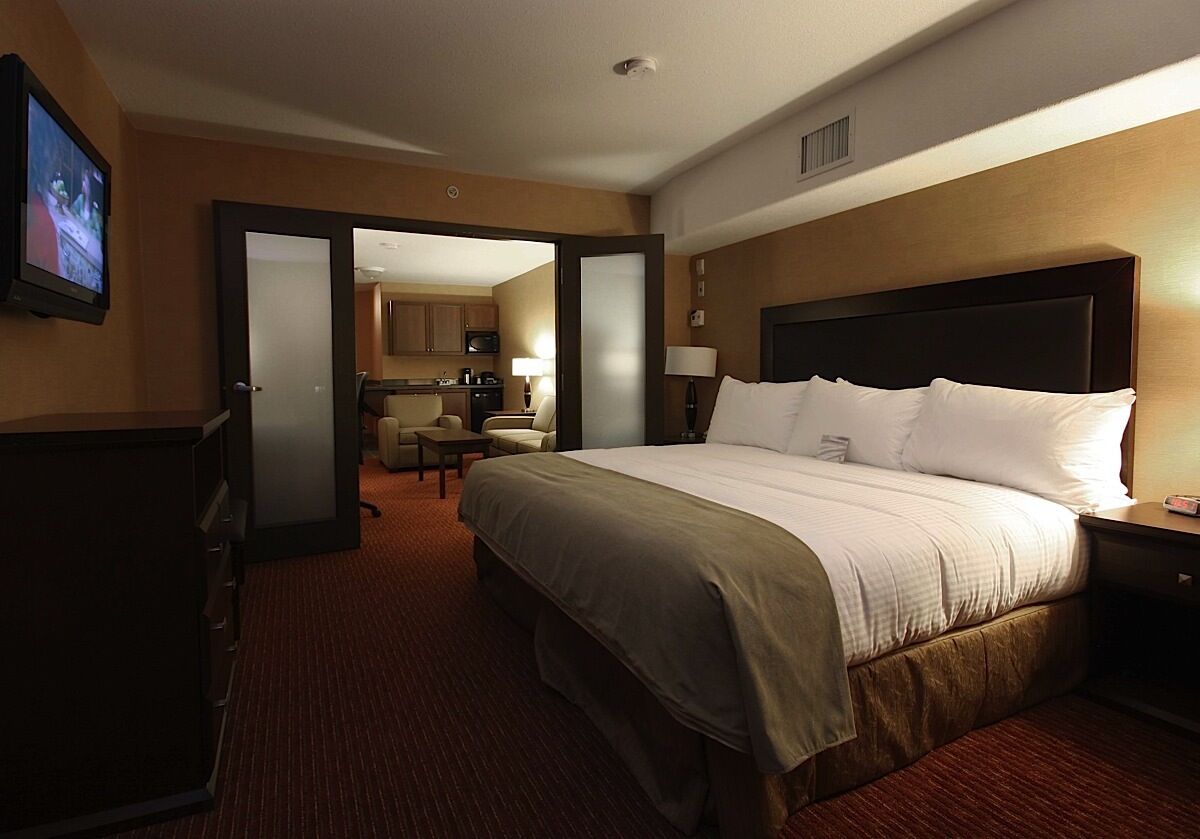 Pomeroy Hotel Fort St. John Ruang foto